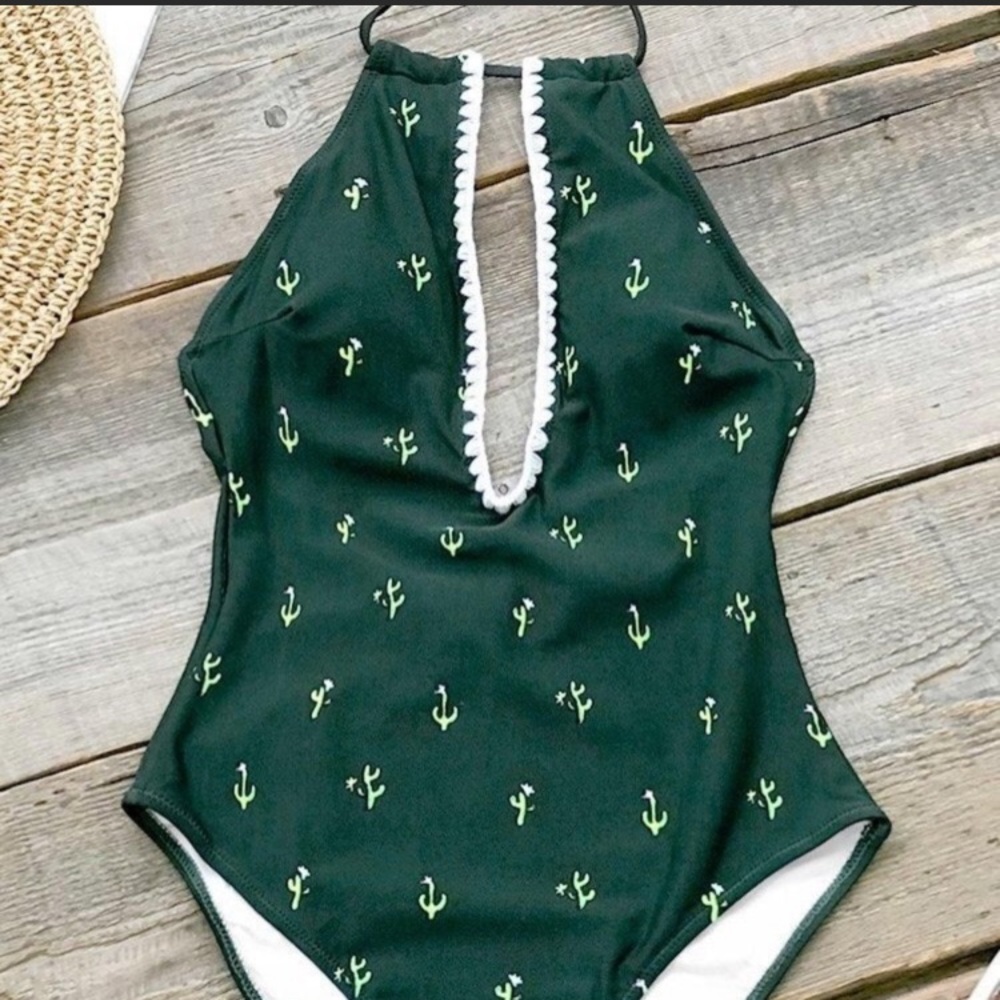 🚨SOLD OFFLINE 🚨CUPSHE One Piece